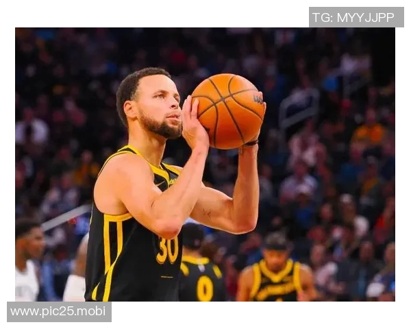 库里因伤缺战湖人！回应勇士追字母哥失败 正为波神学拉脱维亚语